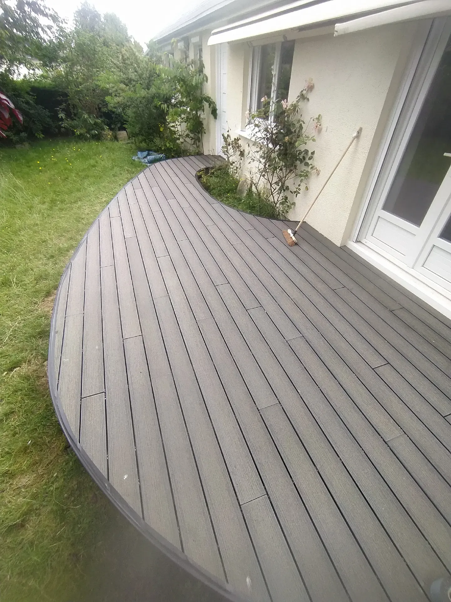 Terrasse parquet composite - Réalisation professionnelle par Mur Sol