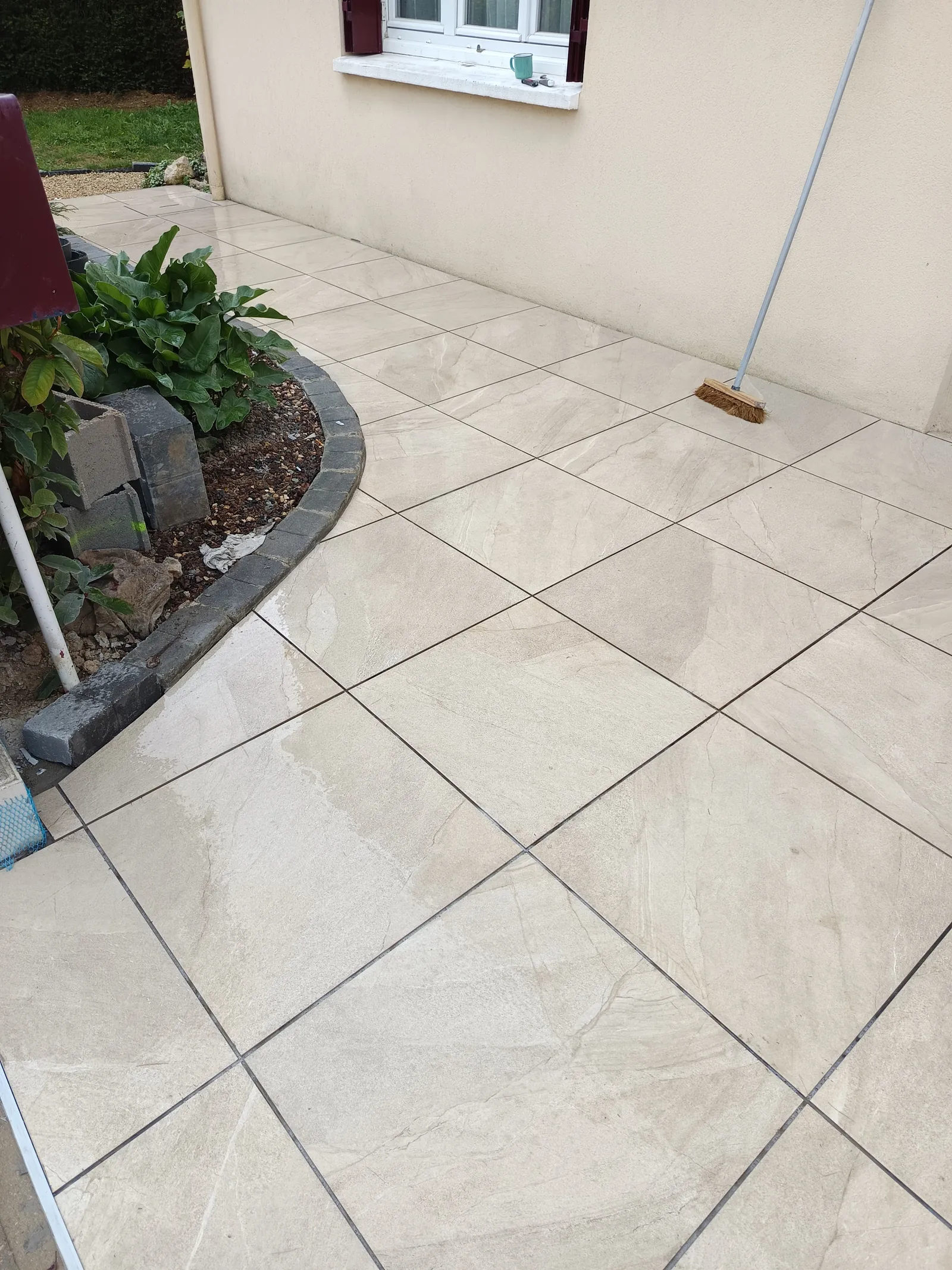 Carrelage terrasse extérieure - Réalisation professionnelle par Mur Sol